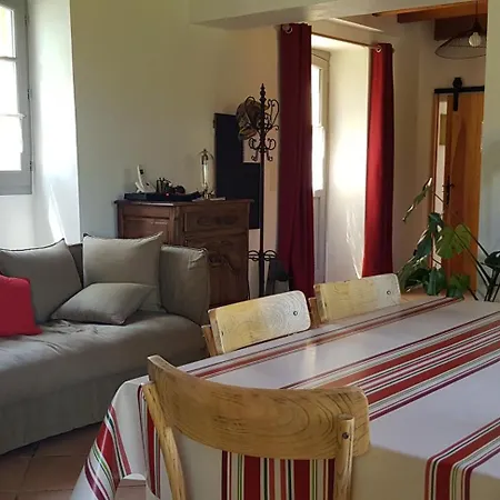 Mourenia Gæstehus Aroue-Ithorots-Olhaiby