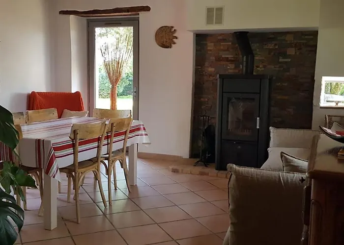 Maison D'hotes, Mourenia A Gr65 게스트하우스 *
